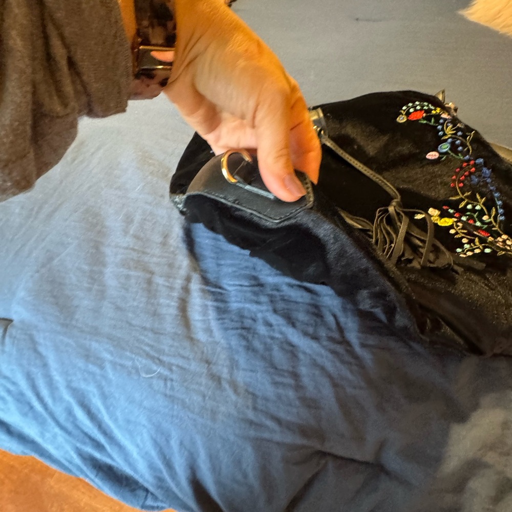 Embroidered Black Velvet Bag nwot - Picture 5 of 6